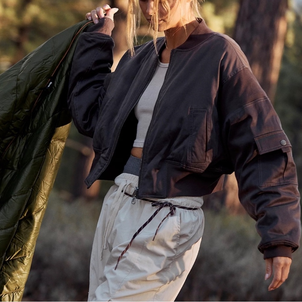 Free people bomber cropped jacket size M NWT